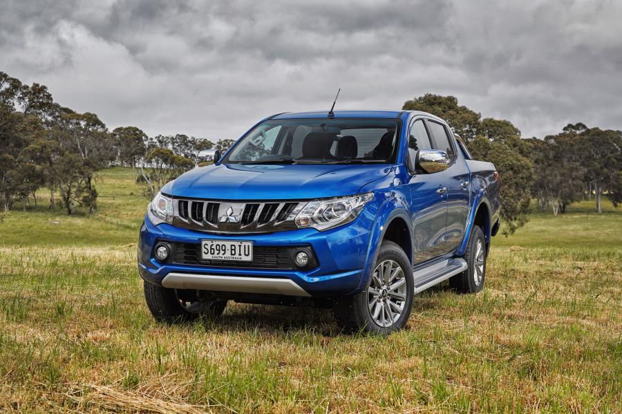  Mitsubishi Triton GLS Double Cab 2015 года  (AU) (фото 8 из 27)